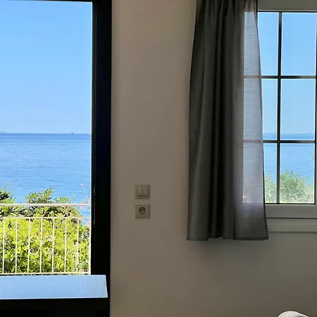 Nissaki Bay *