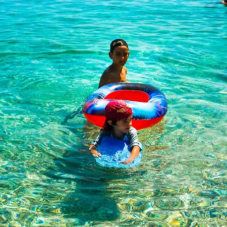شقة Nissaki Bay