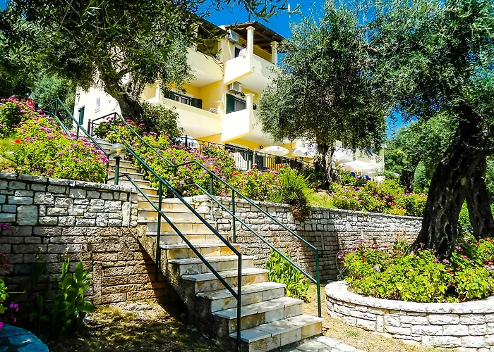 Nissaki Bay Katávolos