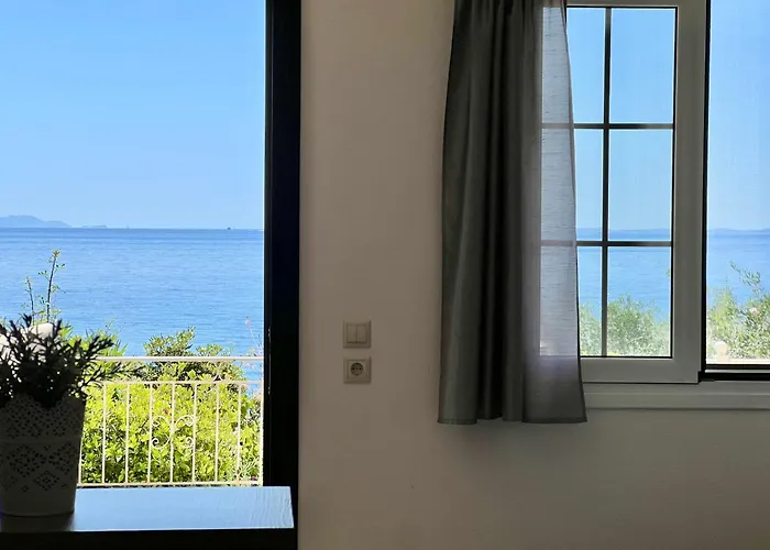 Nissaki Bay *